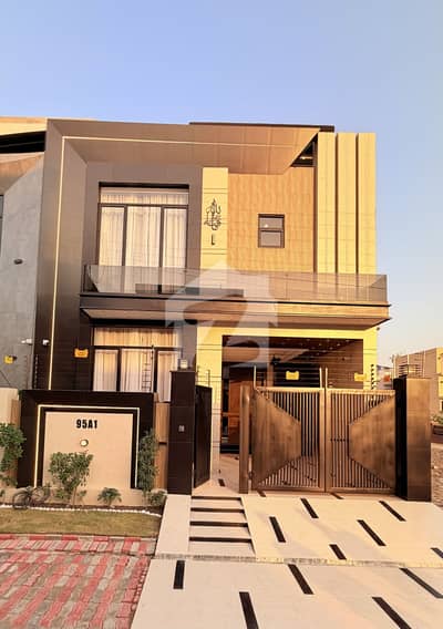5 Marla Ultra Modern House With 4 Bedrooms Available For Sale In Central Park Housing Scheme Lahore