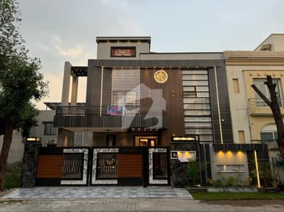10 MARLA MOST BEUTY FULL HOUSE FOR SALE IN SECTOR F