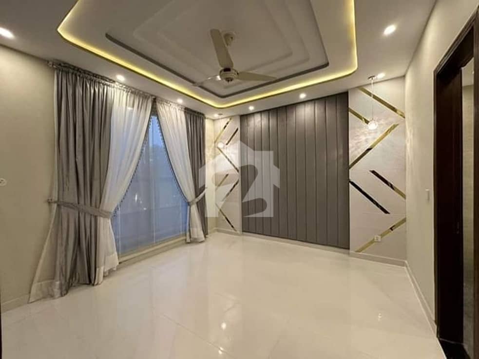 10 Marla Residential House For Sale In Shaheen Block, Nearby Commercail ...
