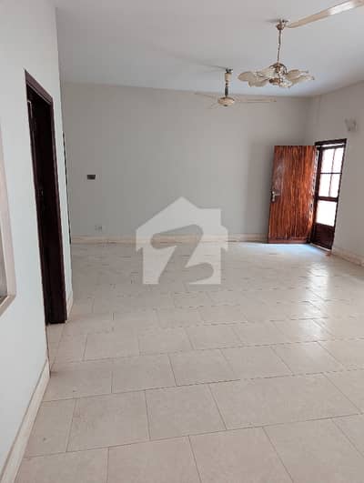 600 Yards Well Maintain First Floor 4 Bed 3 Bath Drawing Lounge Kitchen Terrace Parking