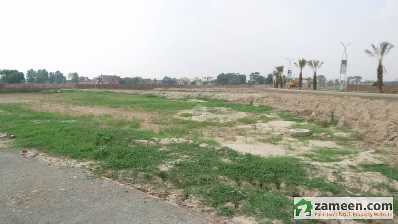 Plot For Sale In Green Wood City Block A