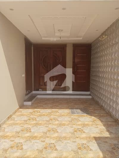 5 Marla Luxury Braind New House In Bahria Twon Lahore
