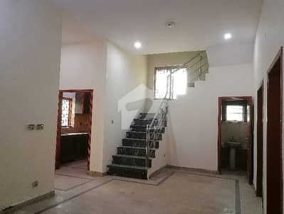 پنجاب سمال انڈسٹریز کالونی لاہور میں 4 کمروں کا 7 مرلہ مکان 2.35 کروڑ میں برائے فروخت۔ پنجاب سمال انڈسٹریز کالونی لاہور میں 4 کمروں کا 7 مرلہ مکان 2.35 کروڑ میں برائے فروخت۔