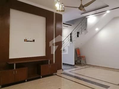 پنجاب سمال انڈسٹریز کالونی لاہور میں 5 کمروں کا 14 مرلہ مکان 4.15 کروڑ میں برائے فروخت۔