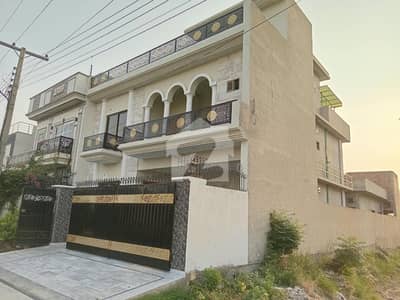 10 Marla Use House For Facing Park For Sale Available