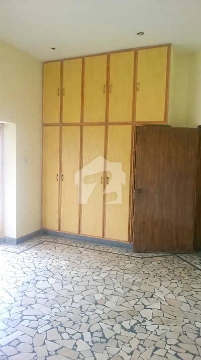 10 Marla Upper Portion For Rent In Wapda Town Phase 1