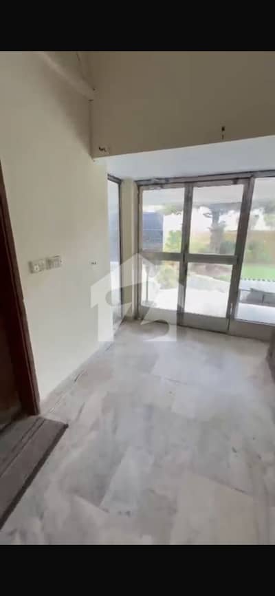 Beautiful 5 Bed And 3 Washroom Banglow Avaialble For Silent Commercial Only