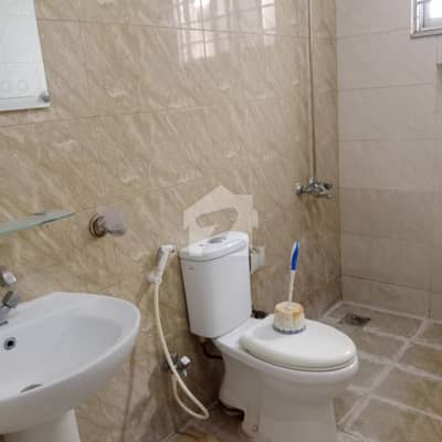 ای ۔ 11 اسلام آباد میں 4 کمروں کا 1 کنال بالائی پورشن 1.9 لاکھ میں کرایہ پر دستیاب ہے۔