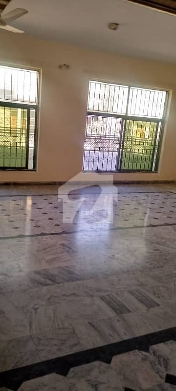 مارگلہ ٹاؤن اسلام آباد میں 3 کمروں کا 12 مرلہ بالائی پورشن 1.5 لاکھ میں کرایہ پر دستیاب ہے۔