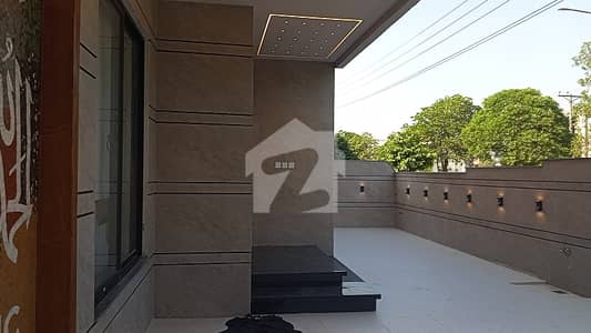 واپڈا سٹی ۔ بلاک سی واپڈا سٹی,فیصل آباد میں 15 مرلہ Studio مکان 7.95 کروڑ میں برائے فروخت۔