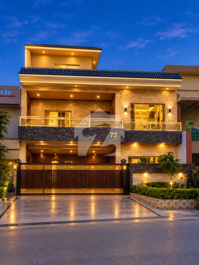 10 MARLA (3570) BRAND NEW LUXURY Main Double Road HOUSE FOR SALE G-13, Islamabad
