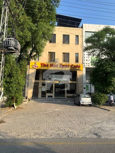 ڈی ایچ اے فیز 4 ڈی ایچ اے ڈیفینس,لاہور میں 4 مرلہ Studio عمارت 15.0 کروڑ میں برائے فروخت۔