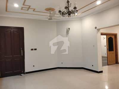 ای ۔ 11 اسلام آباد میں 3 کمروں کا 1 کنال بالائی پورشن 1.85 لاکھ میں کرایہ پر دستیاب ہے۔