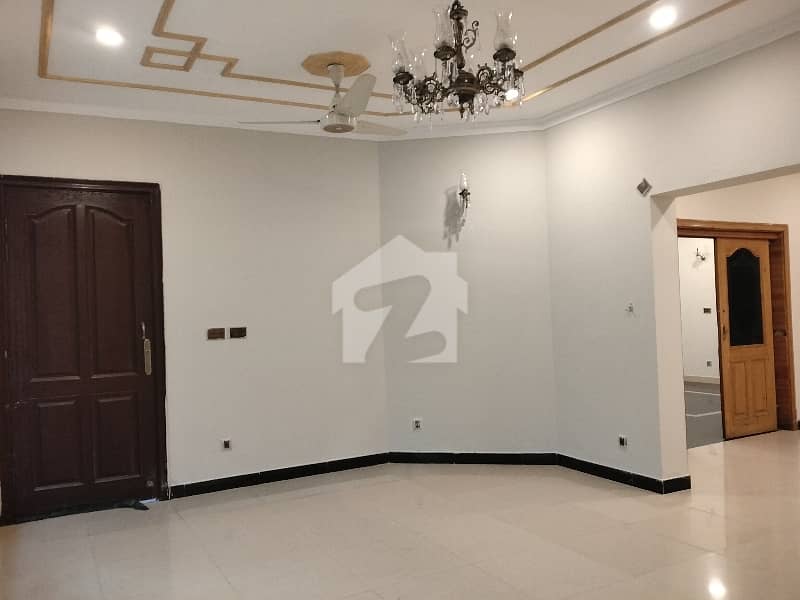 ای ۔ 11 اسلام آباد میں 3 کمروں کا 1 کنال بالائی پورشن 1.85 لاکھ میں کرایہ پر دستیاب ہے۔ ای ۔ 11 اسلام آباد میں 3 کمروں کا 1 کنال بالائی پورشن 1.85 لاکھ میں کرایہ پر دستیاب ہے۔