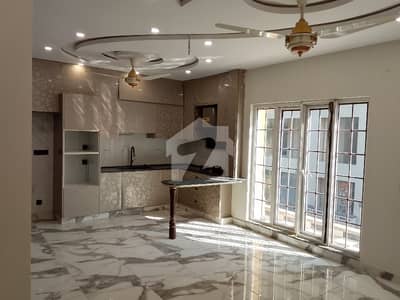 2 Bed Out Class Upper Portion For Rent