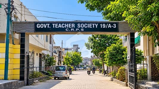 240 Sq. Yards Residential Plot For Sale Boundary Wall Society