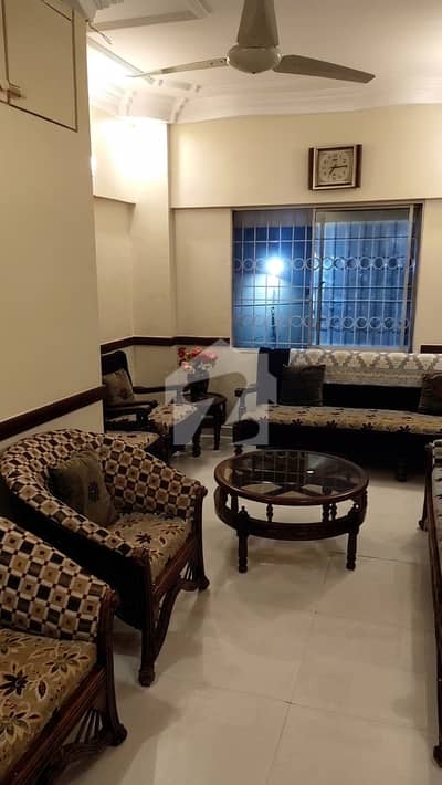 3 BED DD RENOVATED FLAT AVAILABLE FOR SALE AT BLK-7, GULSHAN-E-IQBAL, KARACHI