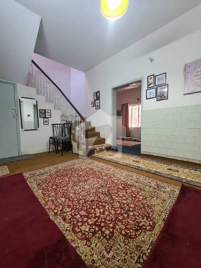 Cornor/Extra Land G-13/1 Lower Portion For rent Sized 4 Marla