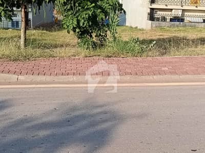 10 Marla Plot for Sale Sector P