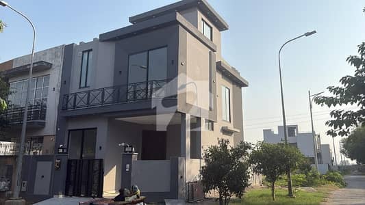5 Marla Corner House for Sale in DHA 9 Town, D Block, Lahore