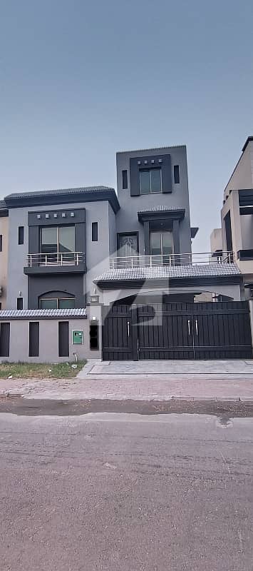 10 Marla house Iris block Bahria Town Lahore