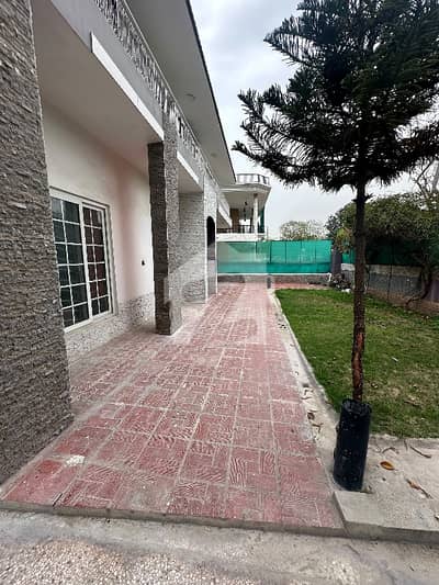 جی ۔ 10 اسلام آباد میں 5 کمروں کا 1 کنال مکان 4.0 لاکھ میں کرایہ پر دستیاب ہے۔