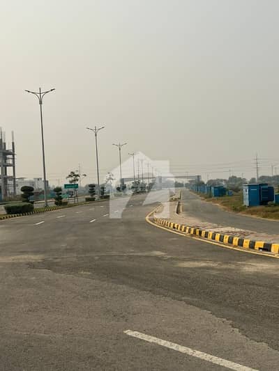 ڈی ایچ اے فیز 8 - بلاک زیڈ 3 ڈی ایچ اے فیز 8,ڈی ایچ اے ڈیفینس,لاہور میں 10 مرلہ رہائشی پلاٹ 1.7 کروڑ میں برائے فروخت۔ ڈی ایچ اے فیز 8 - بلاک زیڈ 3 ڈی ایچ اے فیز 8,ڈی ایچ اے ڈیفینس,لاہور میں 10 مرلہ رہائشی پلاٹ 1.7 کروڑ میں برائے فروخت۔