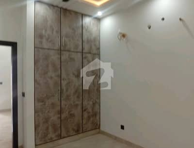 A Spacious Prime Location 3 Marla Flat In Central Park Housing Scheme A Spacious Prime Location 3 Marla Flat In Central Park Housing Scheme