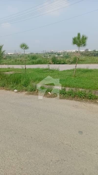 Ideal Location 30x60 Level Plot For Sale in I-16/2 Islamabad - Near Park & Market