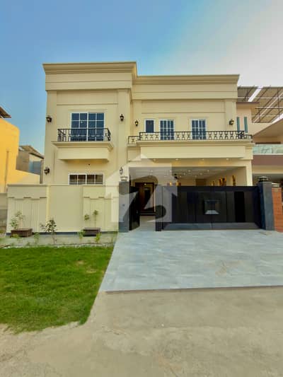 10 Marla Classical House Available For Sale | WAPDA Town, Multan