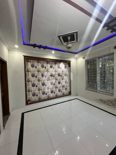 14 Marla Ground Floor Like New In G13