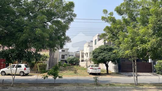 ویلینشیاء ۔ بلاک ایم ویلینشیاء ہاؤسنگ سوسائٹی,لاہور میں 15 مرلہ رہائشی پلاٹ 4.1 کروڑ میں برائے فروخت۔ ویلینشیاء ۔ بلاک ایم ویلینشیاء ہاؤسنگ سوسائٹی,لاہور میں 15 مرلہ رہائشی پلاٹ 4.1 کروڑ میں برائے فروخت۔