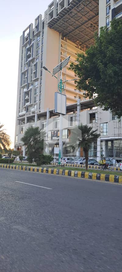 Highly Desirable Commercial 4 Kanal Plot Main expressway Gulberg Green Available For Sale