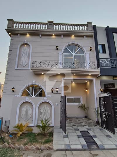 Corner 3.5 Marla House For Sale With Modern Finishing Excellent Location