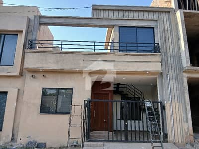 بنی گالہ اسلام آباد میں 2 کمروں کا 4 مرلہ مکان 1.4 کروڑ میں برائے فروخت۔