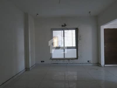 Avail Yourself A Great 2100 Square Feet Flat In Clifton - Block 9