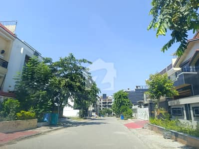 ٹاپ سٹی 1 اسلام آباد میں 5 مرلہ رہائشی پلاٹ 80.0 لاکھ میں برائے فروخت۔