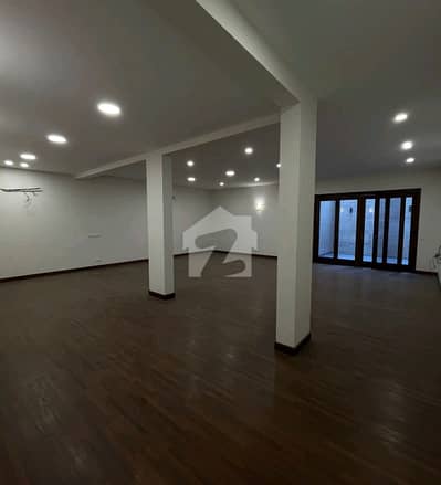 Prime Location In DHA Phase 7 Of Karachi, A 1000 Square Yards House Is Available
