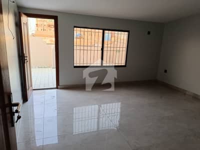 Prime Location In Tariq Road Flat Sized 2300 Square Feet For sale