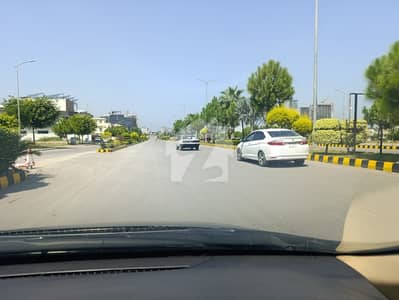 ٹاپ سٹی 1 - بلاک ڈی ٹاپ سٹی 1,اسلام آباد میں 10 مرلہ رہائشی پلاٹ 1.7 کروڑ میں برائے فروخت۔