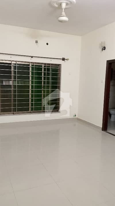 10 Marla Used House For Rent 10 Marla Used House For Rent