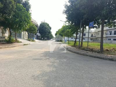 ٹاپ سٹی 1 - بلاک بی ٹاپ سٹی 1,اسلام آباد میں 1 کنال رہائشی پلاٹ 2.65 کروڑ میں برائے فروخت۔