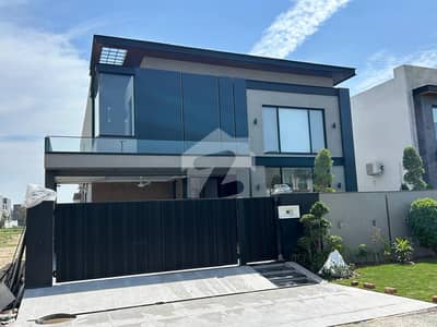 1 Kanal Brand New Straight-Line Design House | 5 Beds | Basement Servant Quarters | For Sale