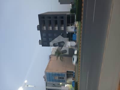 ڈی ایچ اے فیز 8 - کمرشل براڈوے ڈی ایچ اے فیز 8,ڈی ایچ اے ڈیفینس,لاہور میں 8 مرلہ Studio عمارت 30.0 کروڑ میں برائے فروخت۔
