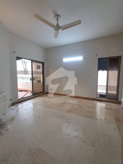 Beautiful location Full House available for rent in F-11 Beautiful location Full House available for rent in F-11