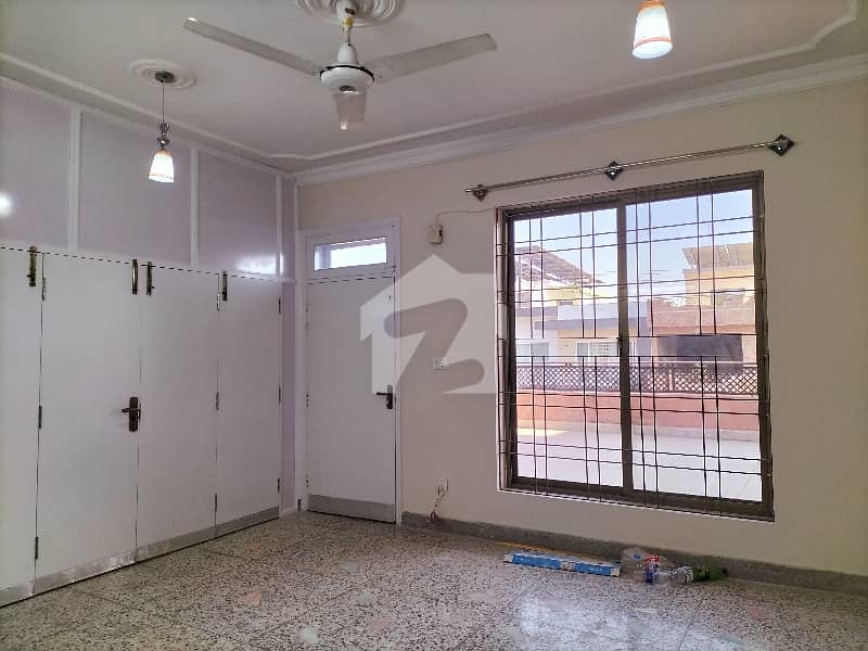 G10/4 Upper Portion 2 Bed 3bath Droom G10/4 Upper Portion 2 Bed 3bath Droom