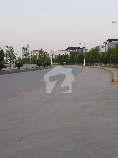 حب کمرشل بحریہ ٹاؤن فیز 8 ۔ سفاری ویلی,بحریہ ٹاؤن فیز 8,بحریہ ٹاؤن راولپنڈی,راولپنڈی میں 19 مرلہ کمرشل پلاٹ 11.0 کروڑ میں برائے فروخت۔