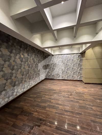 FIRST FLOOR BRAND NEW PORTION FOR SALE IN GULSHAN E IQBAL BLOCK NO 7.