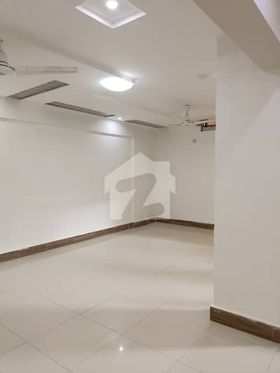 پی ای سی ایچ ایس بلاک 2 پی ای سی ایچ ایس,جمشید ٹاؤن,کراچی میں 6 کمروں کا 12 مرلہ مکان 4.5 لاکھ میں کرایہ پر دستیاب ہے۔