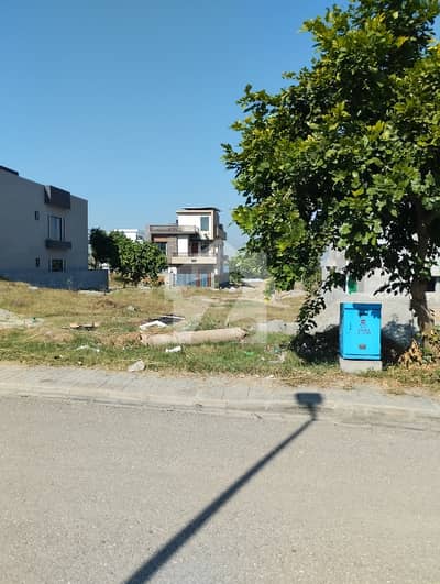 DHA5 Sector F 10 Marla Plot For Sale